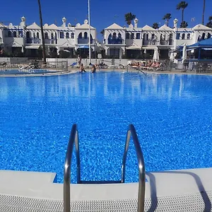 https://casa-la-loba-dunas.in-canary-islands.com